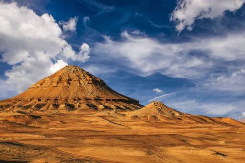 Viajar a /images/places/bahariya-oasis.jpg