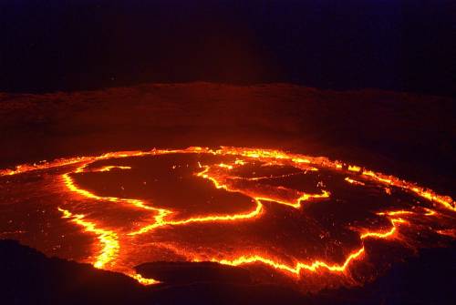 Viajar a /images/places/danakil-depression.jpg