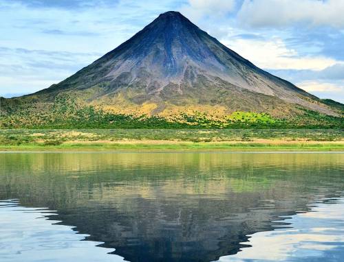 Viajar a /images/places/la-fortuna.jpg